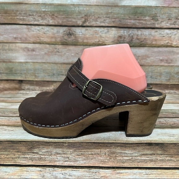 Cape Clogs Brown Leather Mules - Picture 1 of 9